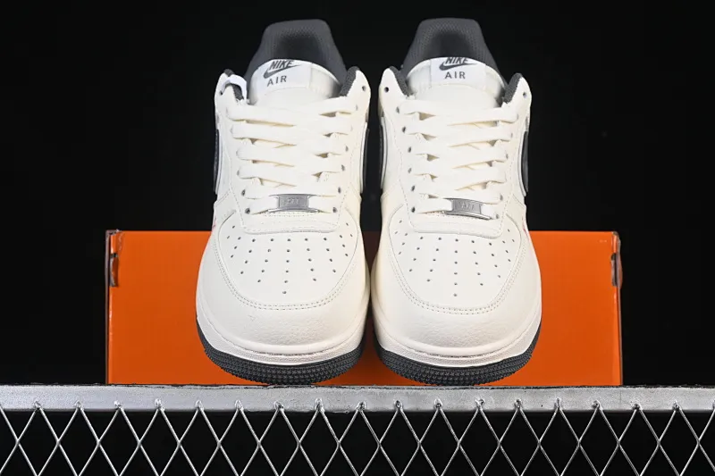 All categories Nk Air Force 1 Air Force series Nk Air Force 1 Low Air Force low top Nike Air Force 1'07 Low LV co-branded printed beige gray hook Air Force 1 low top casual sneakers MZ9588-811